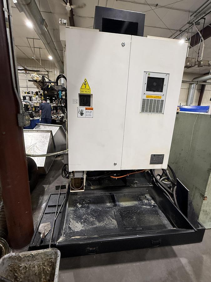 Used Ganesh Gen Mill T500 CNC Drilling & Tapping Machine