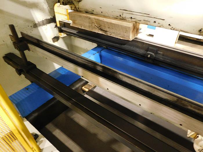 Used 8’ x 66 Ton Durma CNC Hydraulic Press Brake