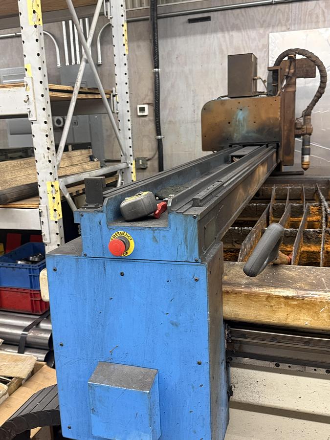 Used AKS Accu-Kut Plasma Table