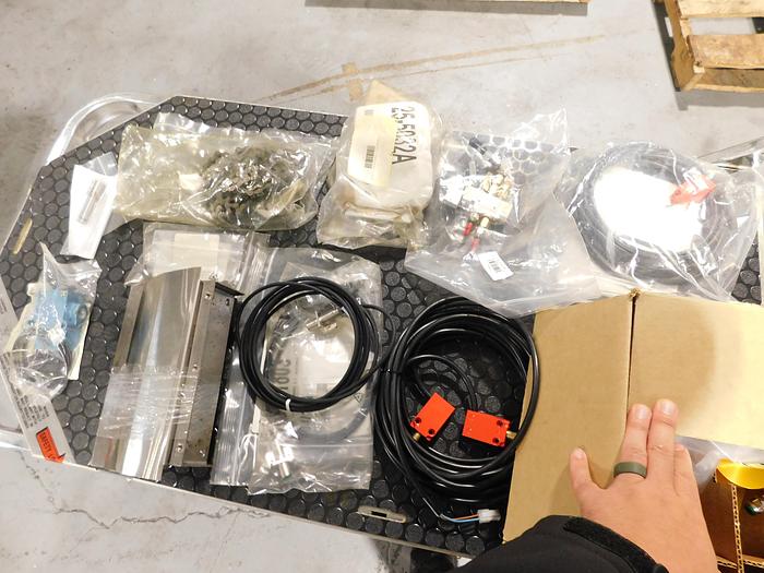 Used HAAS EC400 CNC Horizontal Machining Center