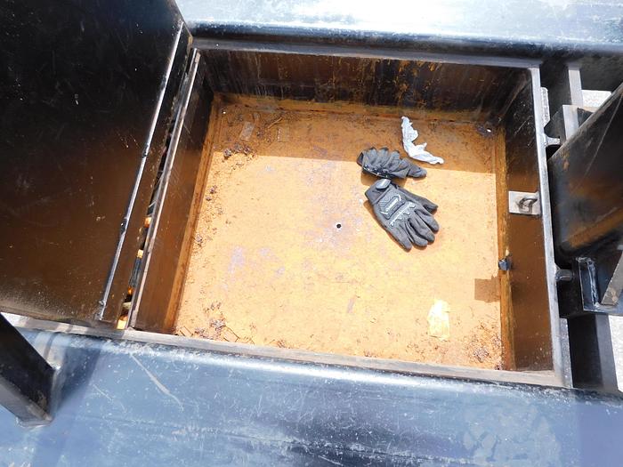 Used Lowry L220XD 22,000Lbs with Hydraulic Rigging Boom