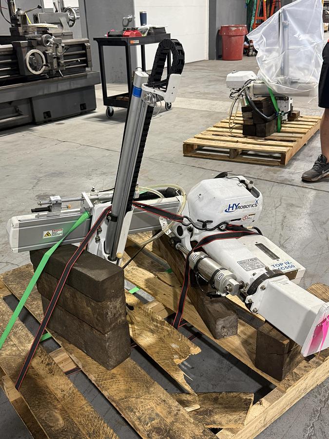 Used HY Robotics Take Out Robot (TOP IV-XC550), 2017