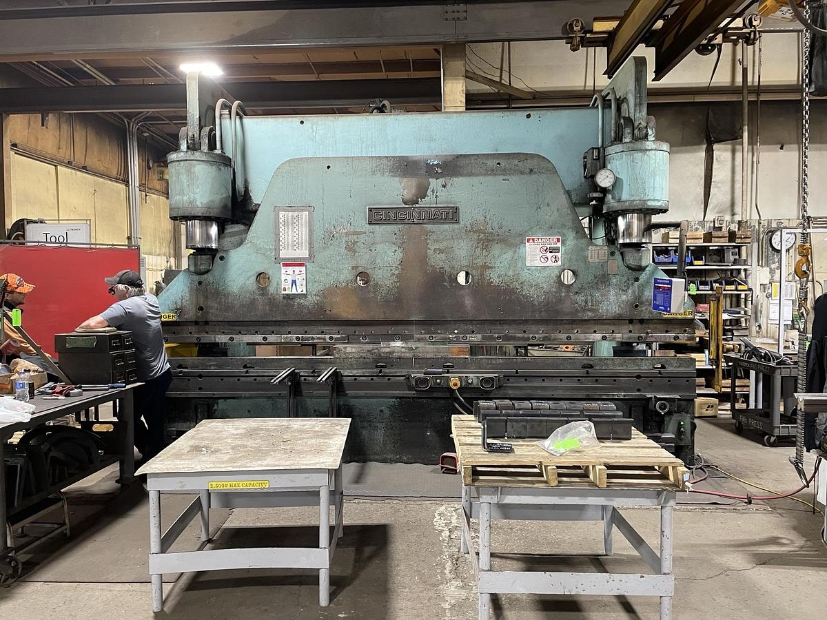 Used Cincinnati 440 Ton Press Brake