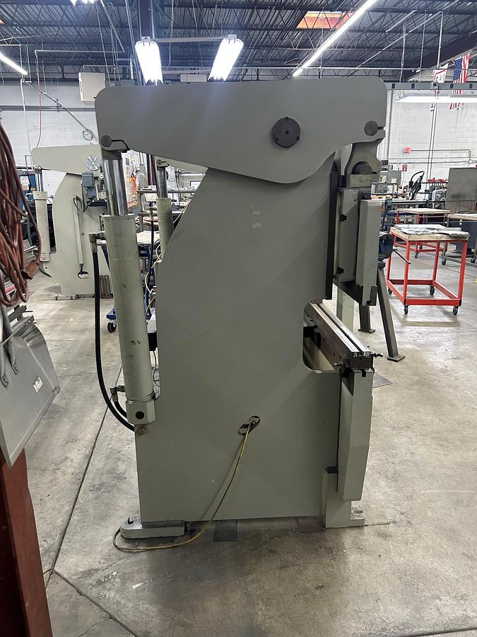 Used Accurpress 60 Ton Press Brake