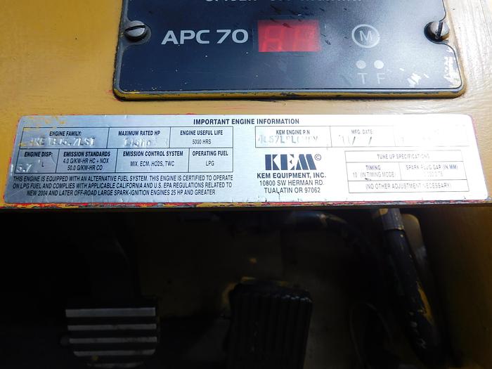 Used Lowry L220XD 22,000Lbs with Hydraulic Rigging Boom