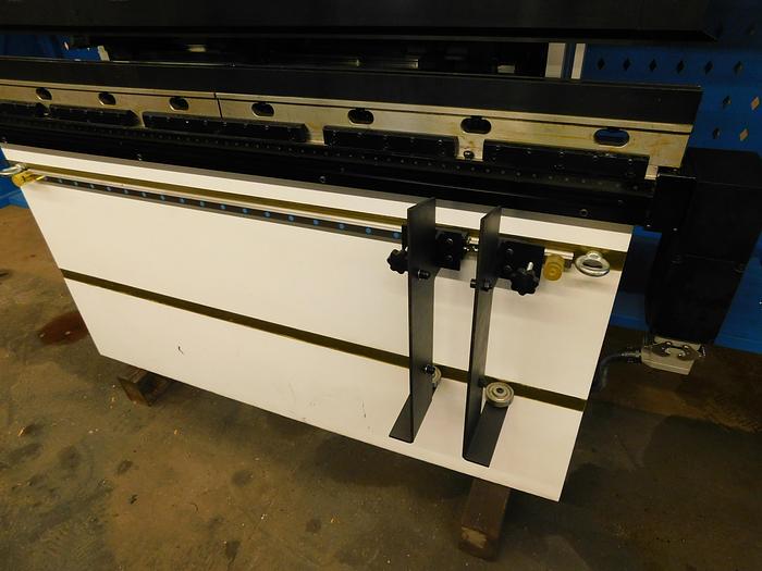 BDE13032–CNC PRESS BRAKE
