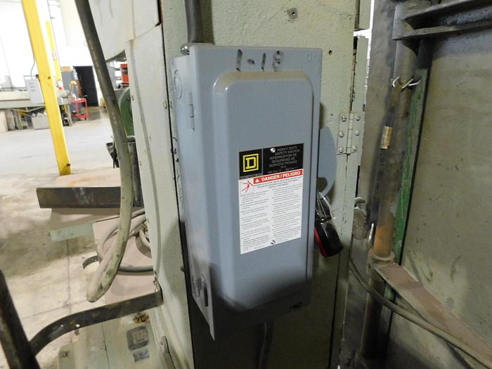 Used American Sawmill Machinery 35" Vertical Bandsaw