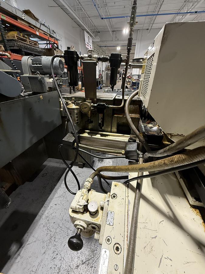 Used Cincinnati Milacron 220-8 Centerless Grinder