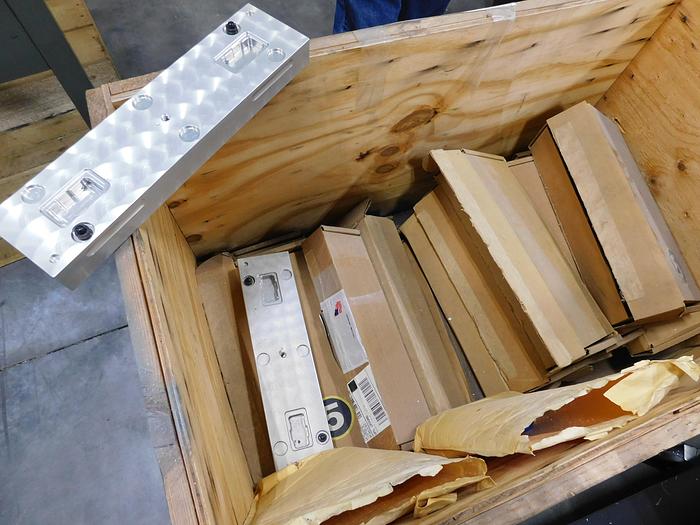 Used Fanuc Robodrill a-T14ie CNC Vertical Machining Center Pallet Shuttle