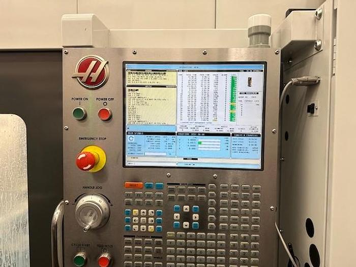 Used HAAS EC400 CNC Horizontal Machining Center