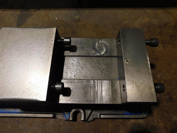 Used Kurt D675 6"-Machine Vise with Handle