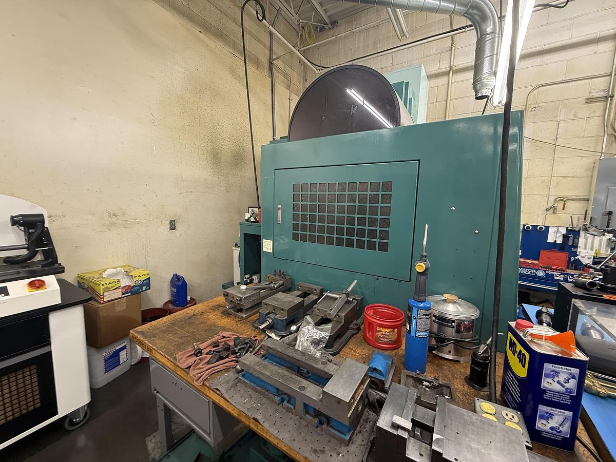 Used Matsuura MC600-VF Vertical Machining Centert