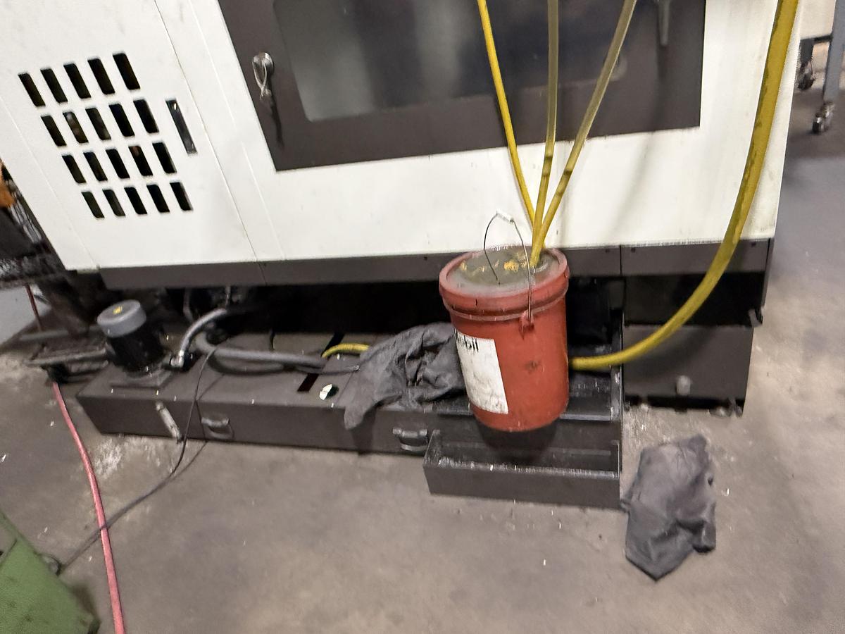 Used Kitamura Mycenter 4XiD Vertical Machining Center