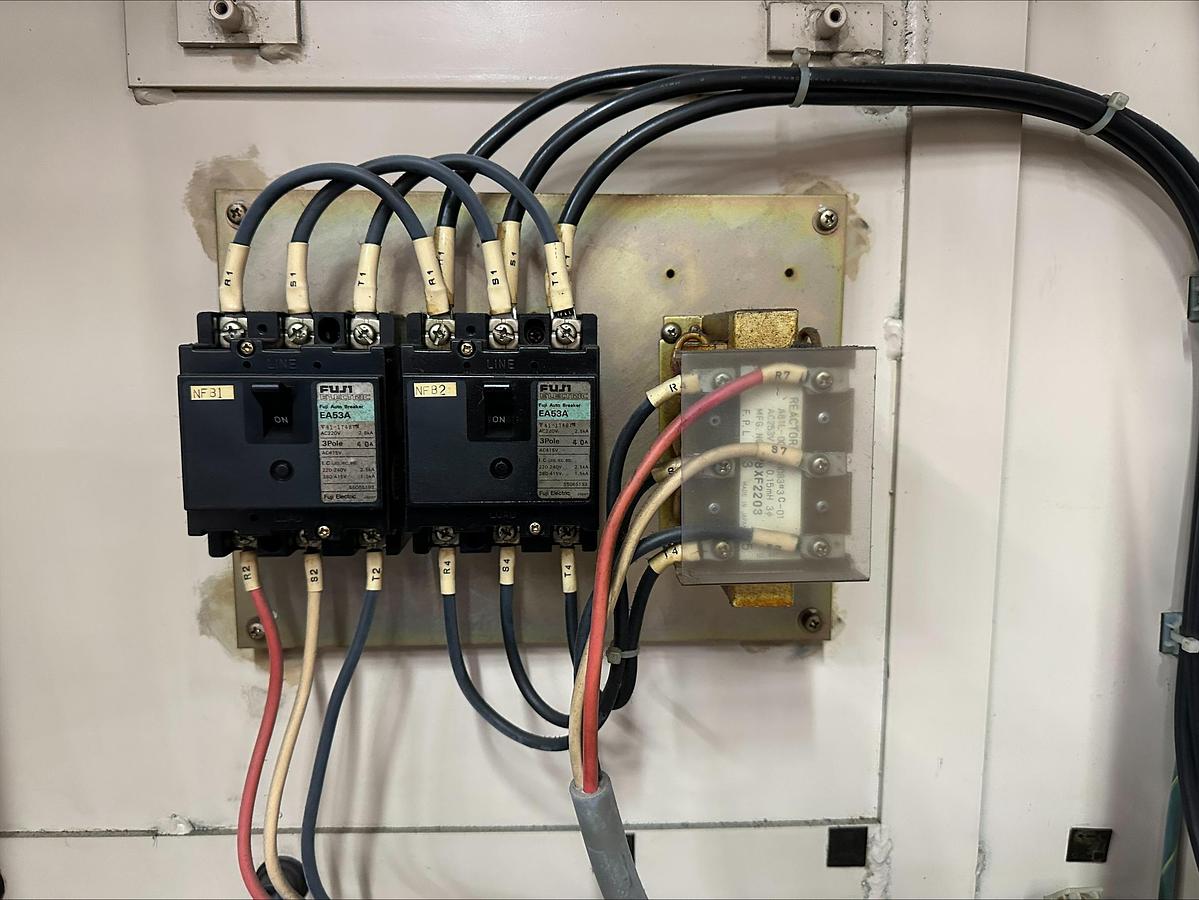 Used FANUC ARC Mate 120iB Welder with Lincoln weld package