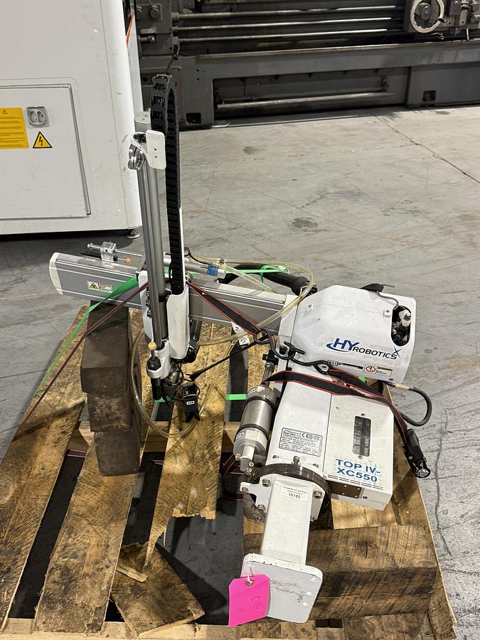 Used HY Robotics Take Out Robot (TOP IV-XC550), 2017