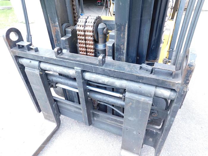 Used Lowry L220XD 22,000Lbs with Hydraulic Rigging Boom