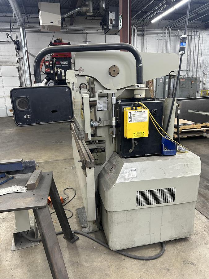 Used Accurpress 60 Ton Press Brake