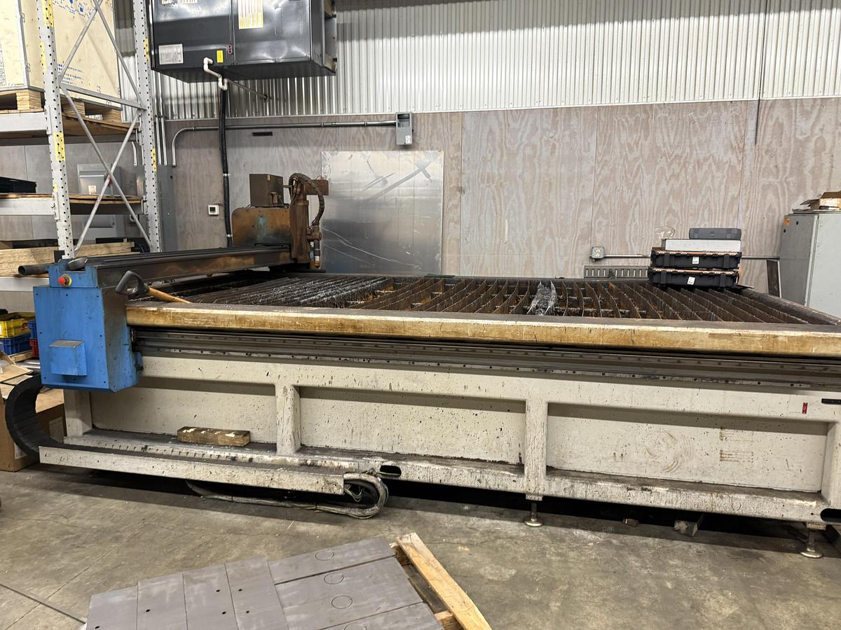 Used AKS Accu-Kut Plasma Table