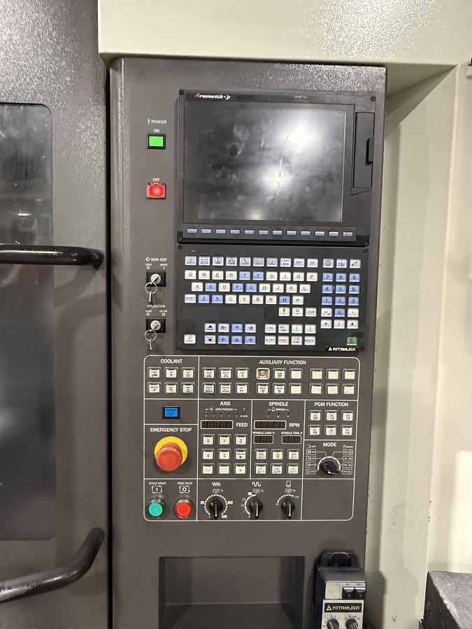 Used Kitamura Mycenter 4XiD Vertical Machining Center