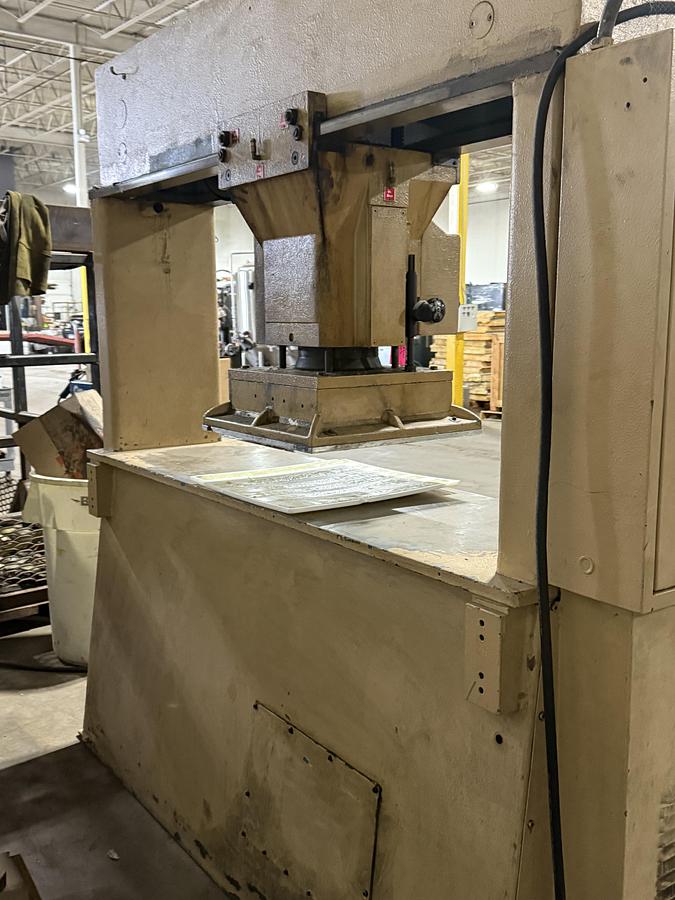 Used Samco GTH Traveling Head Clicker Die Cutting Press