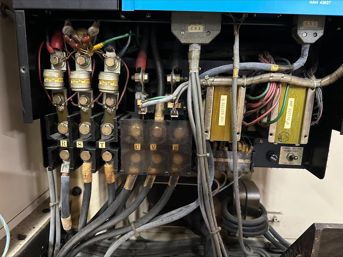 Used FANUC ARC Mate 120iB Welder with Lincoln weld package