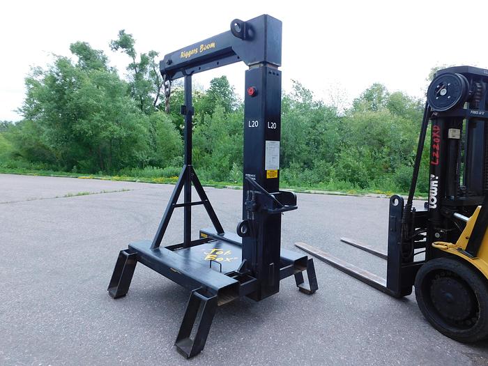 Used Lowry L220XD 22,000Lbs with Hydraulic Rigging Boom