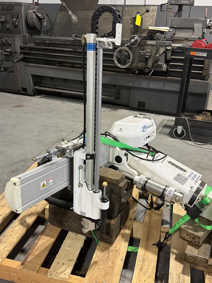 Used HY Robotics Take Out Robot (TOP IV-XC550), 2017