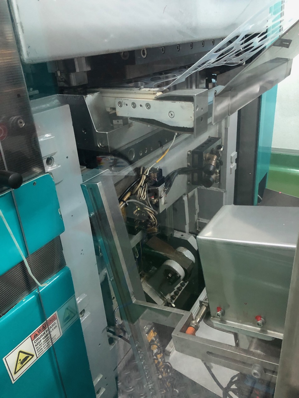 Used 1998 Mould & Matic TR 4 (Thermorunner 4)