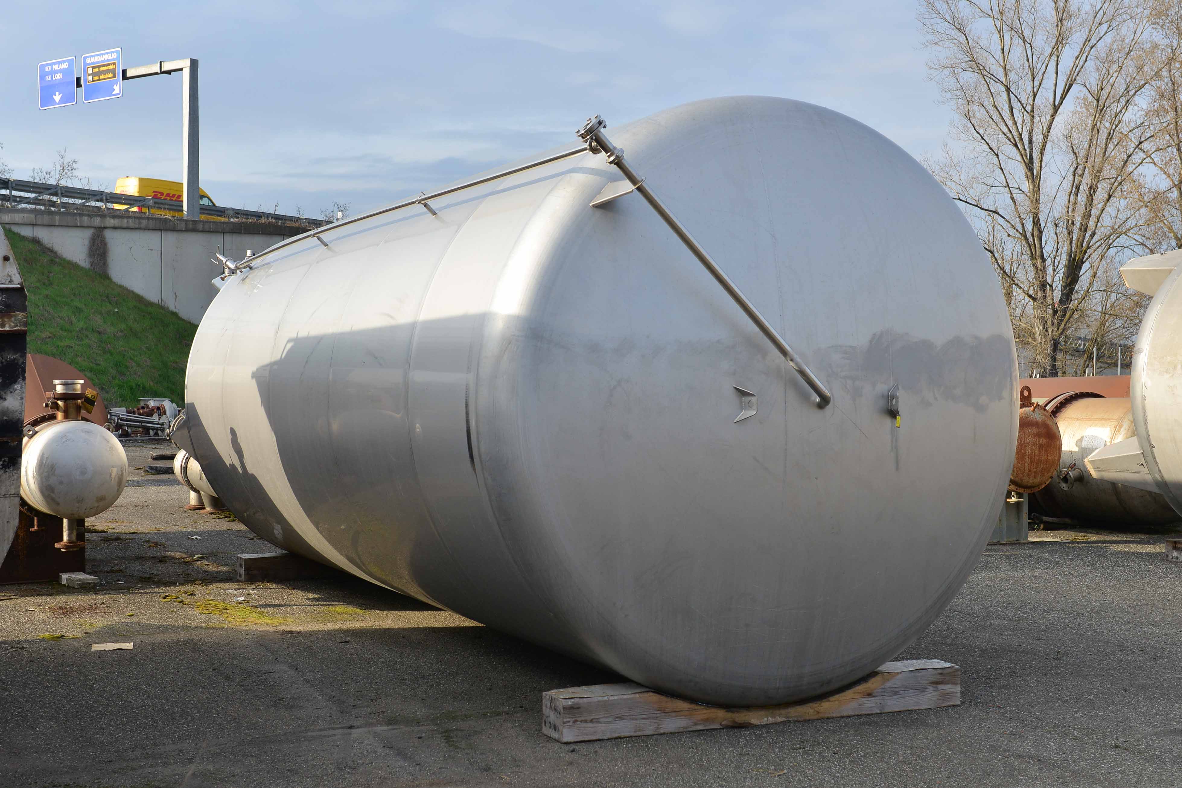 Used Serbatoio verticale 54.000 litri in acciaio inox AISI316