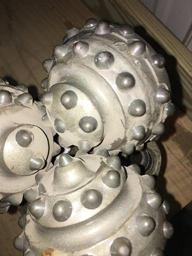 Used 5-7/8'' Tri-Cone Bit Sealed Bearing