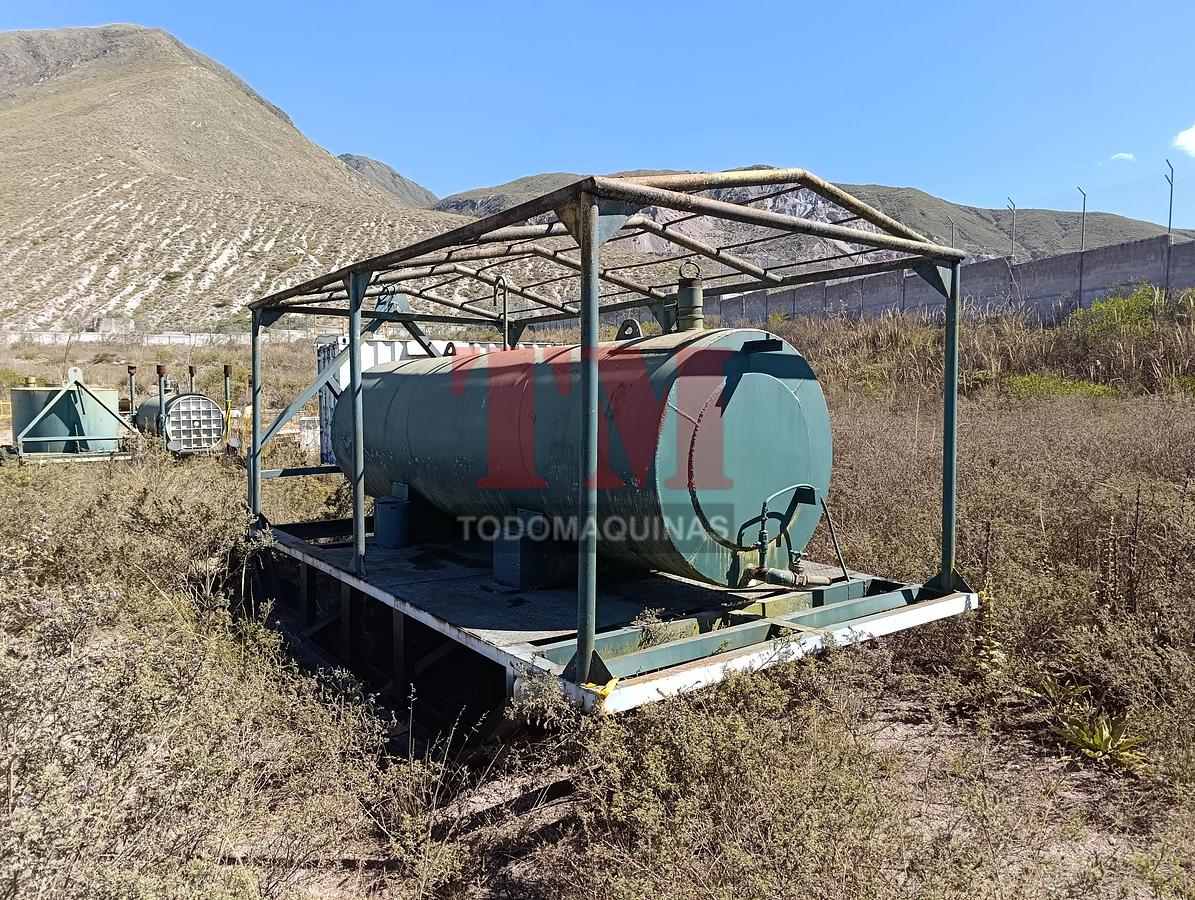 Usado TH-001 | TANQUE HORIZONTAL DE COMBUSTIBLE 1100 GALONES SOBRE SKID METÁLICO