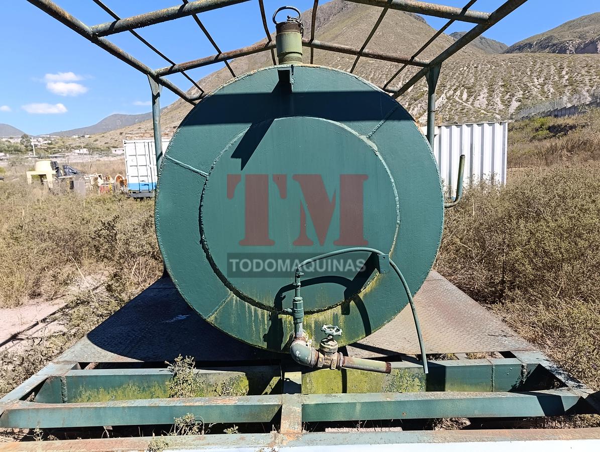Usado TH-001 | TANQUE HORIZONTAL DE COMBUSTIBLE 1100 GALONES SOBRE SKID METÁLICO