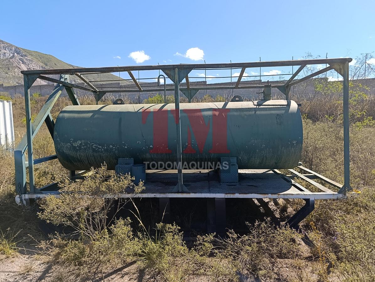 Usado TH-001 | TANQUE HORIZONTAL DE COMBUSTIBLE 1100 GALONES SOBRE SKID METÁLICO