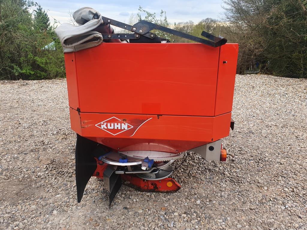 Used Kuhn Axis 30.1 Fertiliser Spreader