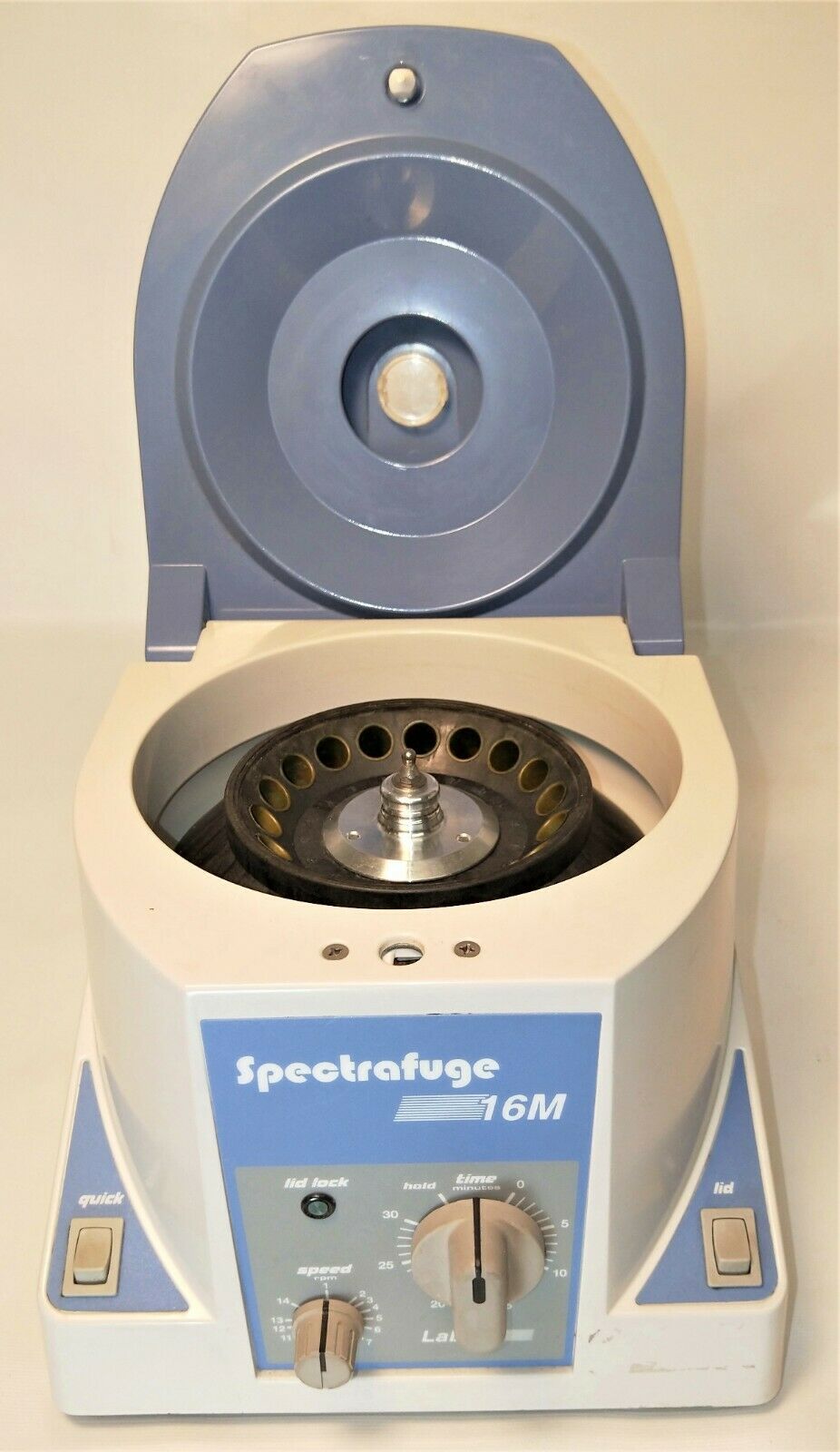 Used Labnet Spectrafuge 16M MicroCentrifuge (18 x 1.5/2mL)