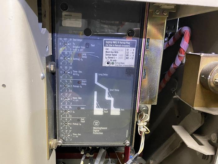 Used GENERAL ELECTRIC LOW VOLTAGE POWER CIRCUIT BREAKER