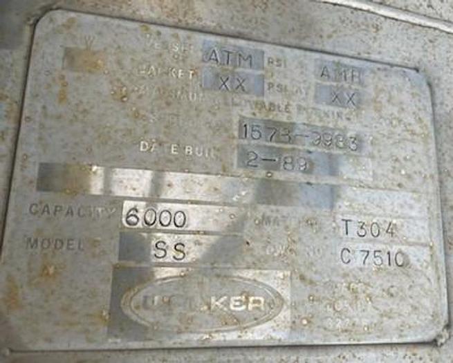 Used Used Walker 6000 gallon T304 Stainless Steel vertical food grade tank