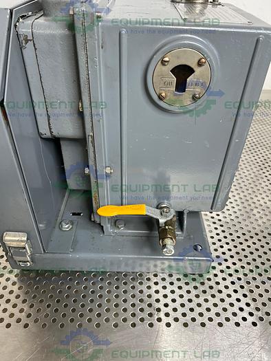 Used Welch 1402 DuoSeal Belt-Driven Rotary Vane Vacuum Pump 115/230V