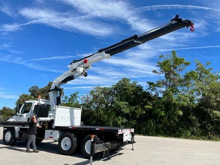 Used Effer 310.11 3s 25130 lb Knuckle Boom on 2009 Freightliner M2 106 Flatbed Truck - CE5787