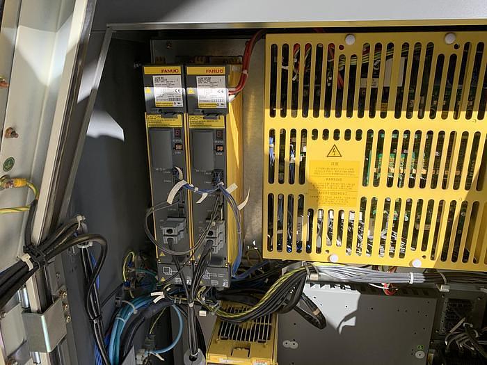 Used SEVERAL FANUC  M900iA/400L 6 AXIS CNC ROBOT WITH R30iA CONTROLLER 400KG X 3625mm HIGH REACH