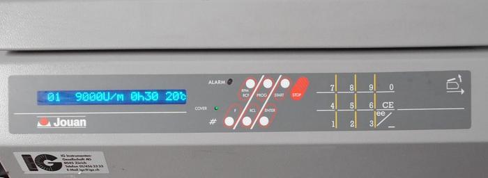 Used W 14372 D - Centrifuge JOUAN KR 22 i