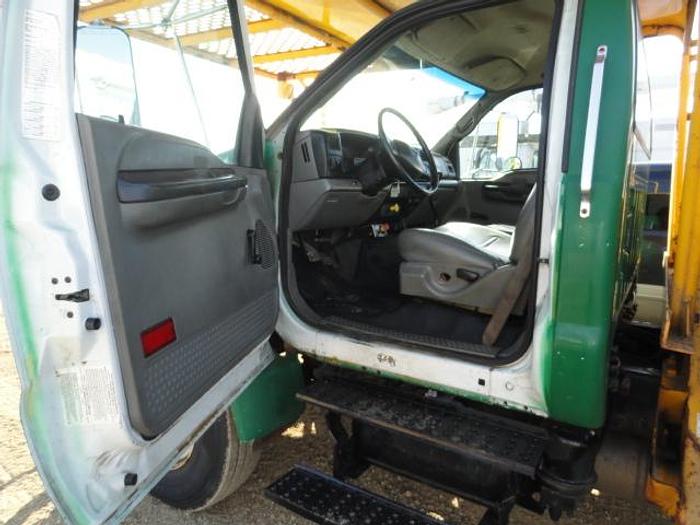 Used 2005 VERSALIFT VO255