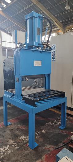 Used Shaw Robinson Rubber Bale cutter