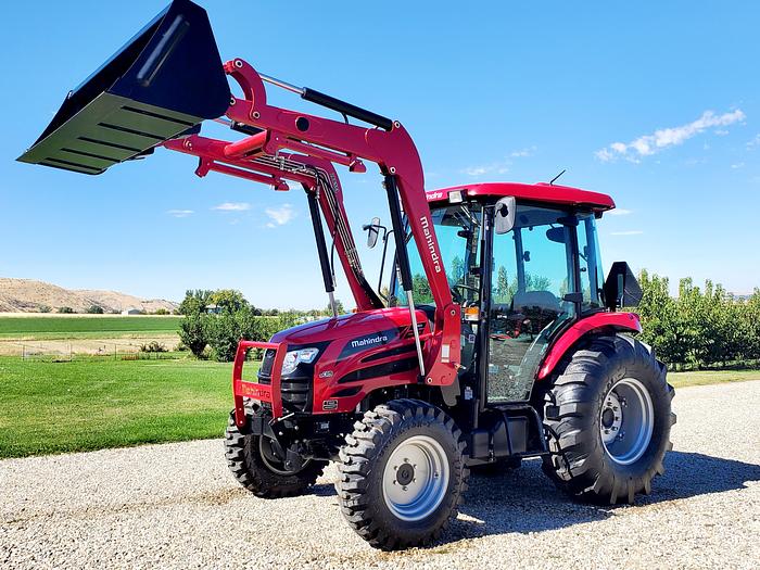 Mahindra 2665ST Tractor w/ Loader ** 2 hrs - Never Used **