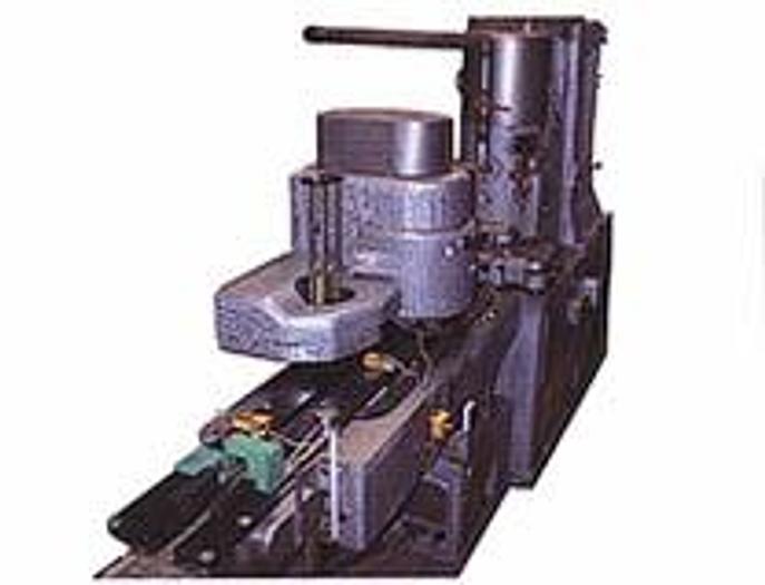 Używane CLOSING MACHINE VACUUM - Type VAU 482
