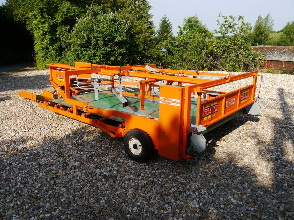 Used Ritchie Cook Flat 8 Hydraulic Belt Bale Sledge for Sale at LBG...