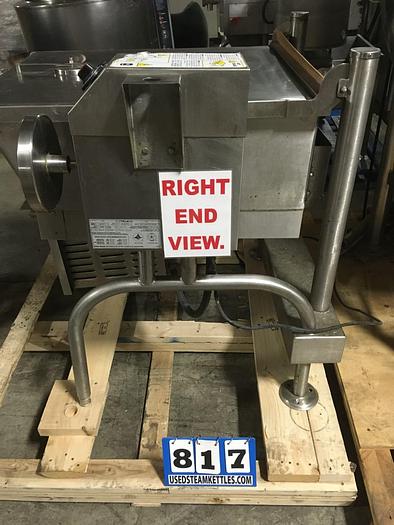 Used CLEVELAND RANGE #SGL-30T1, "POWER PAN" 30 GAL. NAT. GAS TILTING BRAISING PAN SKILLET (#817).