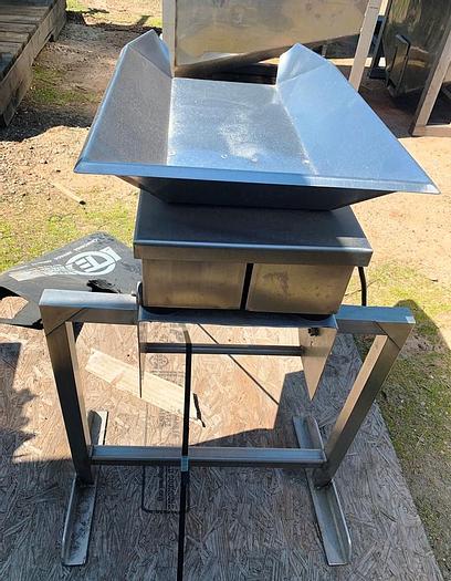 Used Feeder, Vibratory, 10" x 24", S/st, #S743933