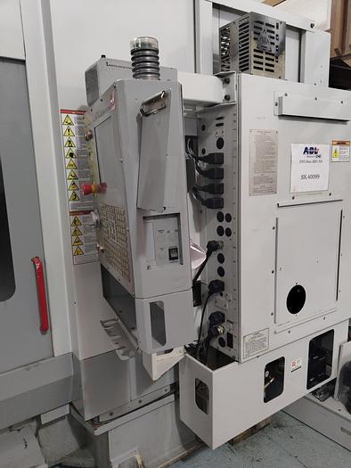 Used 2005 Haas MDC-500 Mill Drill Center