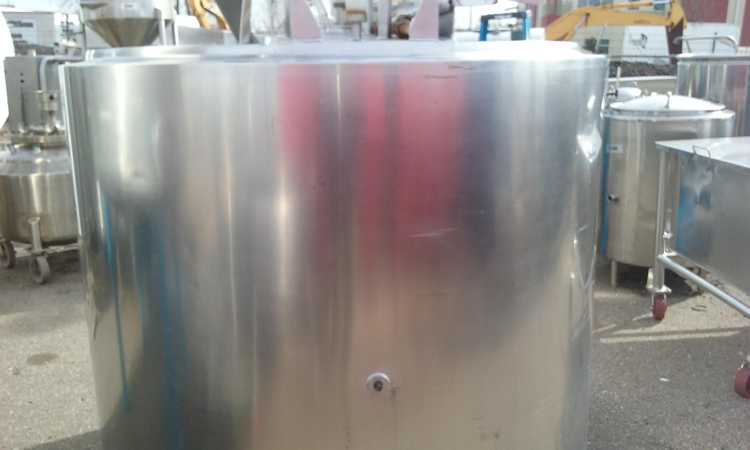 Used 500 GALLON PROCESSOR TANK